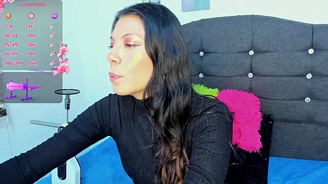 Selenakyle92  online show from June 16, 2026, 8:22 pm