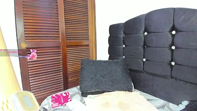 Selenakyle92  online show from July 21, 2026, 8:33 pm