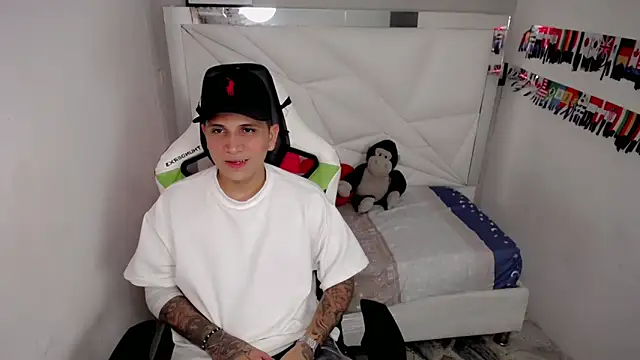 Brayan lopezz online show from May 9, 2026, 3:45 am