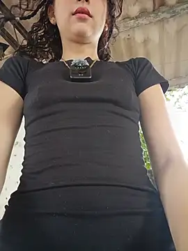 sweet outdoor charm online show from July 23, 2026, 2:37 pm