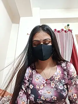 Snapshot of Tisha-01 chatting on July 22, 2026, 5:27 pm Tisha-01 online show from July 22, 2026, 5:27 pm