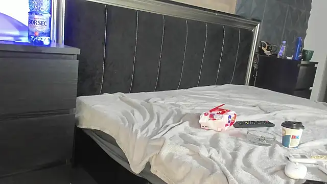 LaurynCopper online show from July 11, 2026, 5:10 am