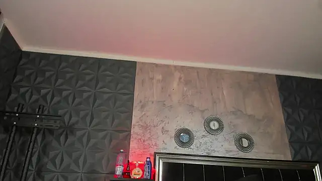 LaurynCopper online show from July 24, 2026, 5:49 am