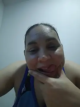 MirandaSoto online show from July 13, 2026, 6:27 am