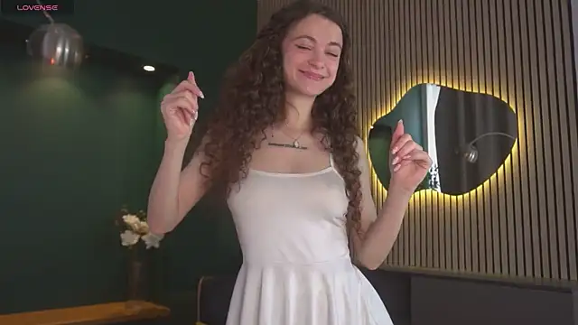 Curly Moon online show from July 7, 2026, 6:47 am