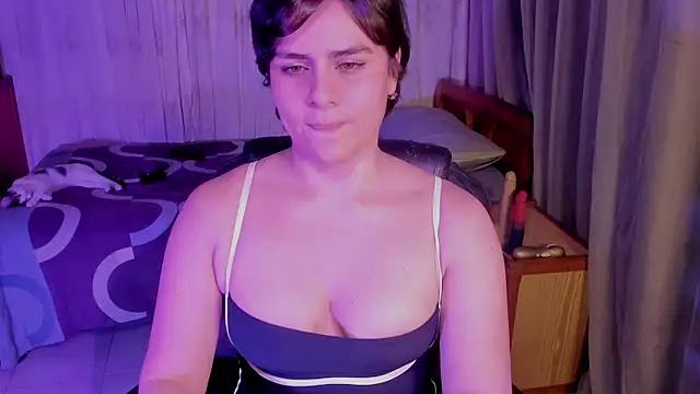 isabelacooperr online show from May 15, 2026, 8:54 am