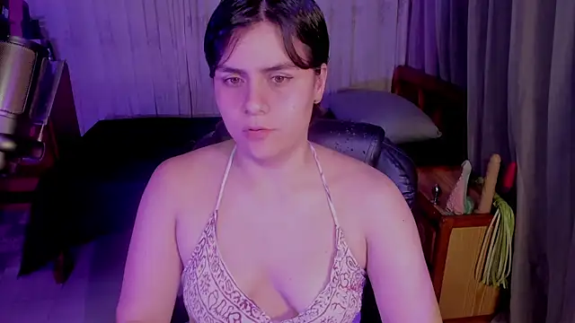 isabelacooperr online show from May 28, 2026, 6:21 am