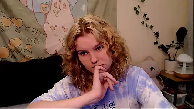 Moona xx online show from June 24, 2026, 10:31 pm