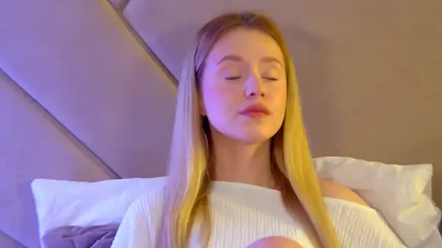 MilanaBalmain online show from May 15, 2026, 4:30 am