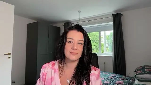 flatwhite0 online show from June 18, 2026, 7:41 am
