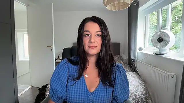 flatwhite0 online show from July 30, 2026, 8:35 am
