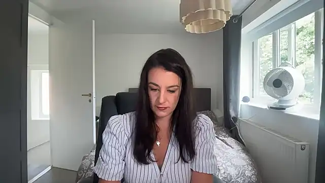 flatwhite0 online show from August 1, 2026, 10:03 am