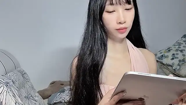 Lili-2 online show from July 18, 2026, 1:37 pm