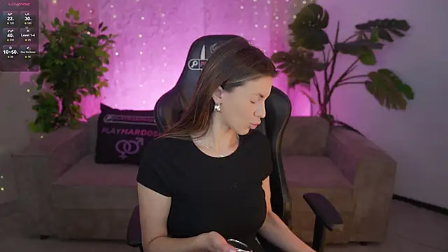 Julia  Star  online show from July 1, 2026, 7:43 am