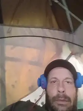 axelongshaft69 online show from June 24, 2026, 6:18 pm