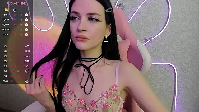 Molly Crystall online show from July 13, 2026, 2:36 am