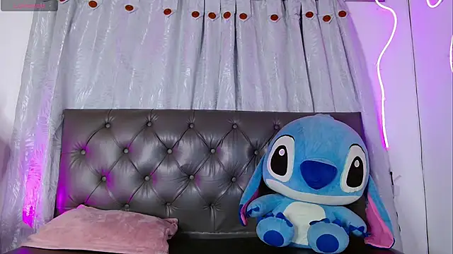 evie cloud online show from May 26, 2026, 1:34 am