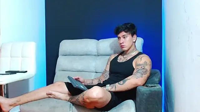 Snapshot of JUSTIN_FULLER1 chatting on May 4, 2026, 6:59 pm JUSTIN FULLER1 online show from May 4, 2026, 6:59 pm