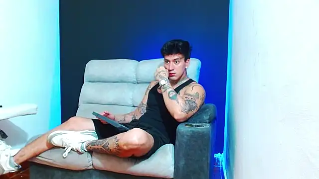 Snapshot of JUSTIN_FULLER1 chatting on May 8, 2026, 1:00 am JUSTIN FULLER1 online show from May 8, 2026, 1:00 am