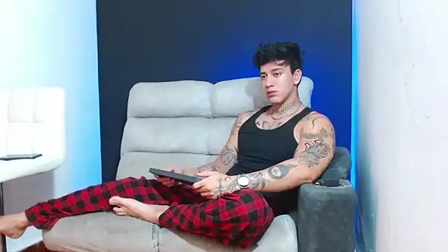 Snapshot of JUSTIN_FULLER1 chatting on May 12, 2026, 3:42 pm JUSTIN FULLER1 online show from May 12, 2026, 3:42 pm