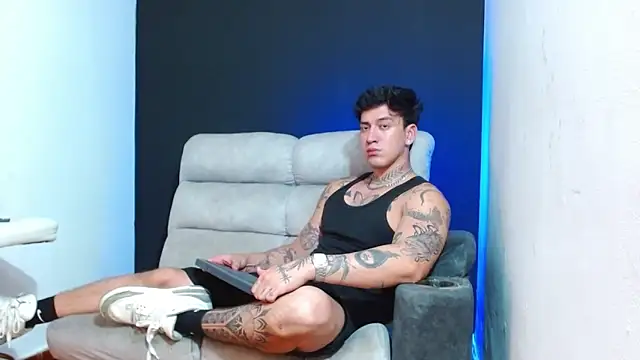Snapshot of JUSTIN_FULLER1 chatting on June 11, 2026, 12:32 am JUSTIN FULLER1 online show from June 11, 2026, 12:32 am