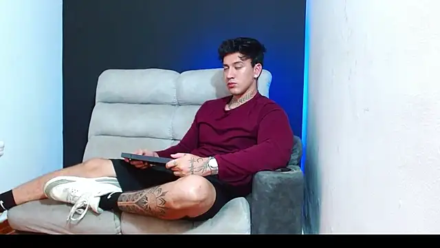 Snapshot of JUSTIN_FULLER1 chatting on June 23, 2026, 3:37 am JUSTIN FULLER1 online show from June 23, 2026, 3:37 am