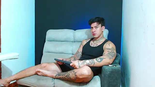Snapshot of JUSTIN_FULLER1 chatting on July 8, 2026, 4:22 pm JUSTIN FULLER1 online show from July 8, 2026, 4:22 pm