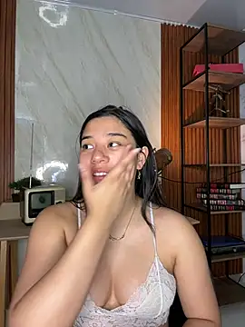 floriamANDjazmin online show from June 24, 2026, 6:51 pm