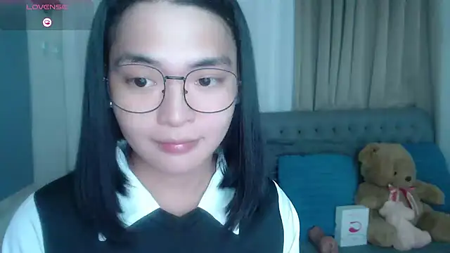 zhaviahale21 online show from July 5, 2026, 6:04 pm