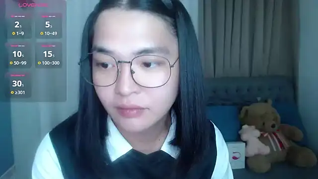 zhaviahale21 online show from July 11, 2026, 4:53 pm