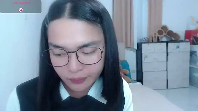 zhaviahale21 online show from July 27, 2026, 1:18 pm