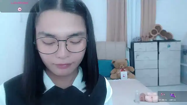 zhaviahale21 online show from August 3, 2026, 3:05 pm