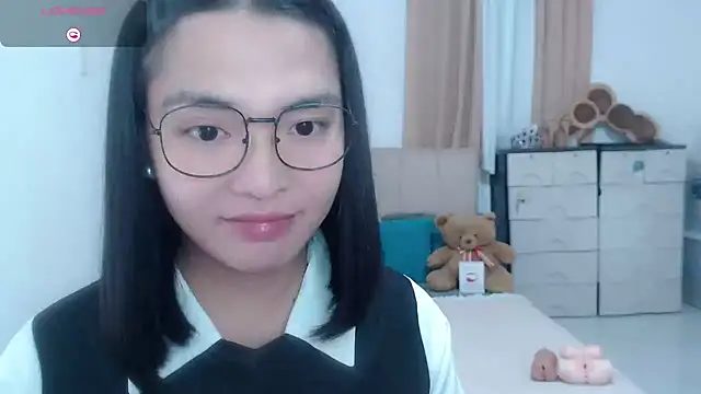 zhaviahale21 online show from August 4, 2026, 4:31 pm