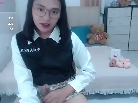 zhaviahale21 online show from August 5, 2026, 4:43 pm