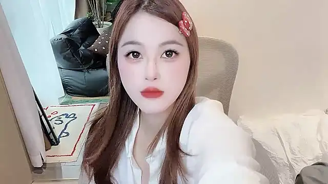Snapshot of Neyllar chatting on June 5, 2026, 6:09 am Neyllar online show from June 5, 2026, 6:09 am