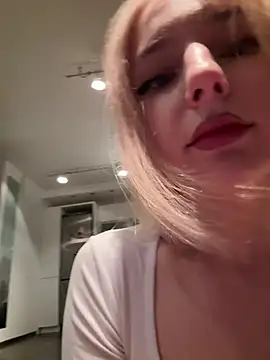 Snapshot of XMelissaX chatting on June 10, 2026, 8:19 pm XMelissaX online show from June 10, 2026, 8:19 pm