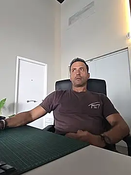 Snapshot of Lucas___81 chatting on July 21, 2026, 5:48 pm Lucas 81 online show from July 21, 2026, 5:48 pm