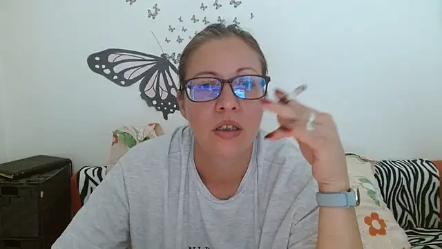 LadyHellene online show from July 20, 2026, 5:22 am