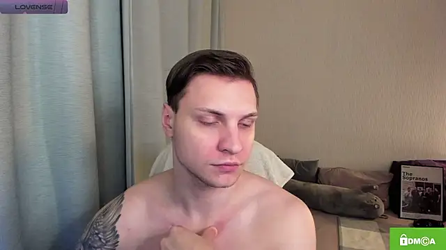 handsome guy01 online show from June 13, 2026, 9:57 pm