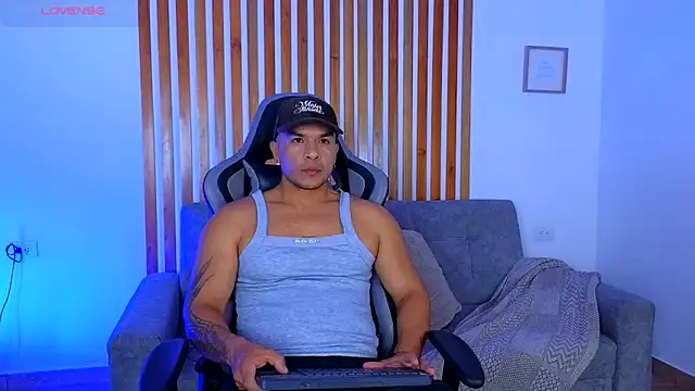 Snapshot of estebandelouis chatting on May 19, 2026, 11:05 am estebandelouis online show from May 19, 2026, 11:05 am
