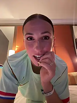 lola tentatiion online show from July 4, 2026, 8:37 pm