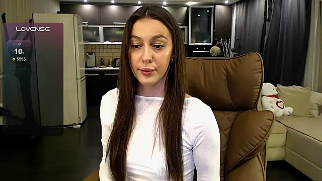 Doll Jasmine  online show from May 31, 2026, 7:04 pm