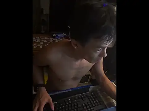 Snapshot of hkwildguy chatting on July 3, 2026, 4:30 am hkwildguy online show from July 3, 2026, 4:30 am