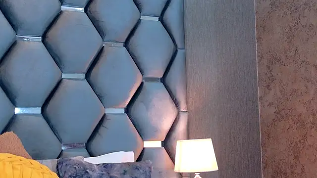 VanessaGlenn online show from July 1, 2026, 12:18 pm