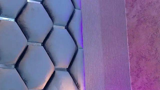 VanessaGlenn online show from July 6, 2026, 12:24 pm