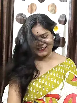 yoursweety09 online show from July 15, 2026, 7:24 am