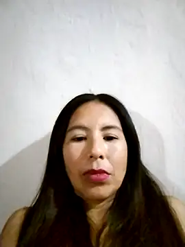 luzsexcita online show from August 3, 2026, 8:02 am