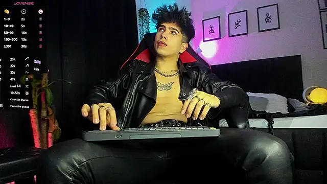 LyleBennett  online show from July 21, 2026, 11:34 am