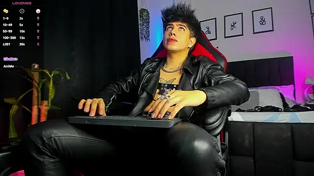 LyleBennett  online show from July 28, 2026, 2:57 pm