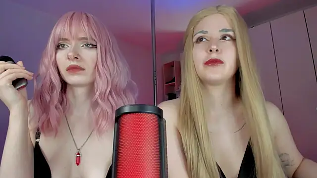 mollyposhh online show from July 6, 2026, 8:44 pm